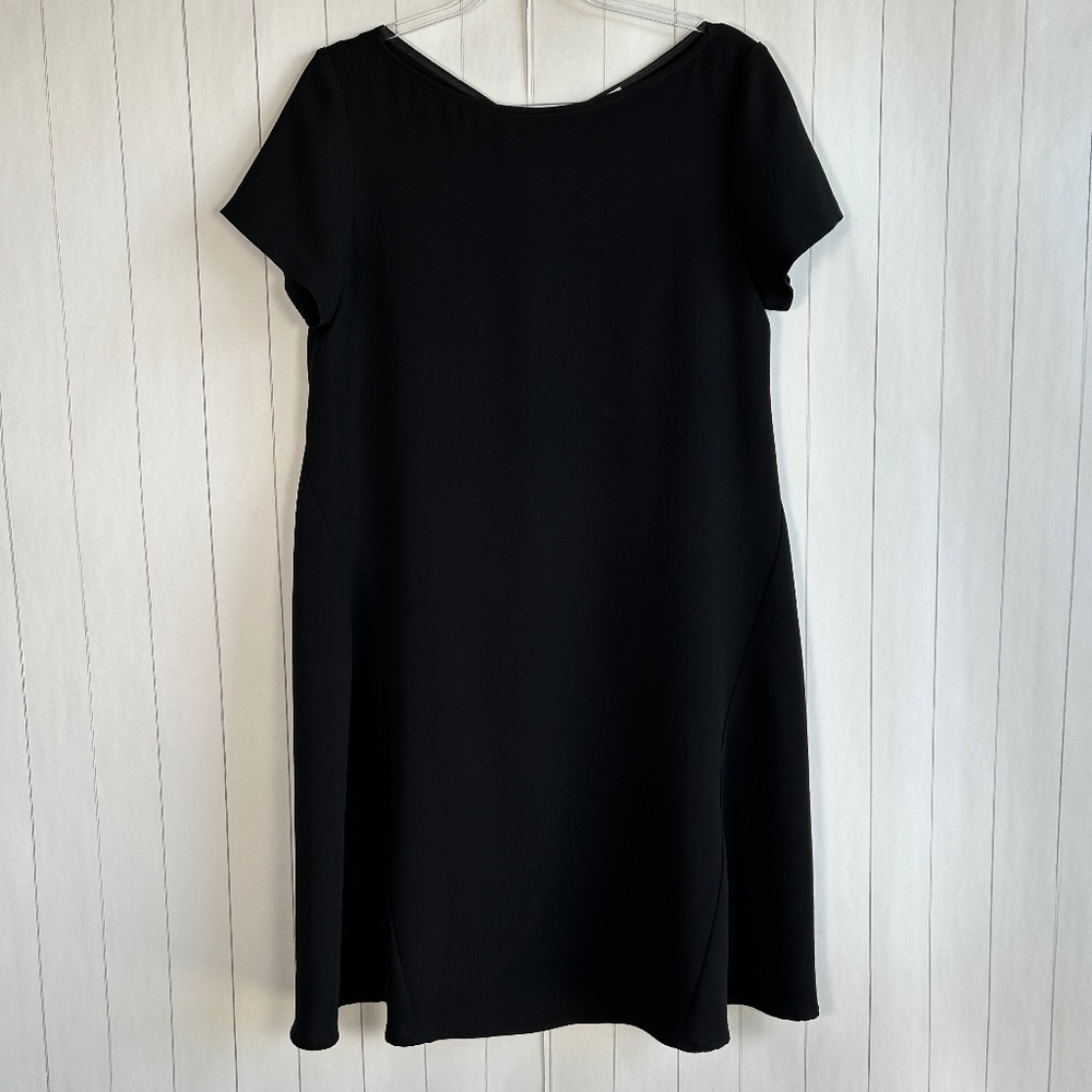MM Lafleur size M The Georgia swing dress black short sleeve above knee flowy